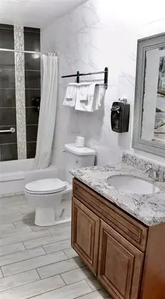 remodeled 3 king beds, suites