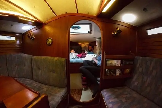 Karavan (Boat)