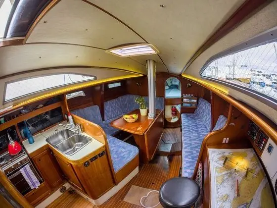 Karavan (Boat)