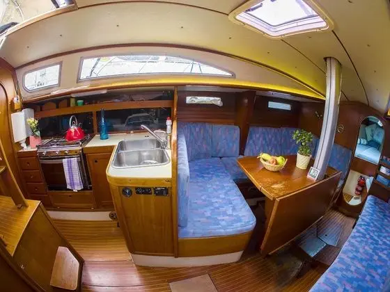 Karavan (Boat)
