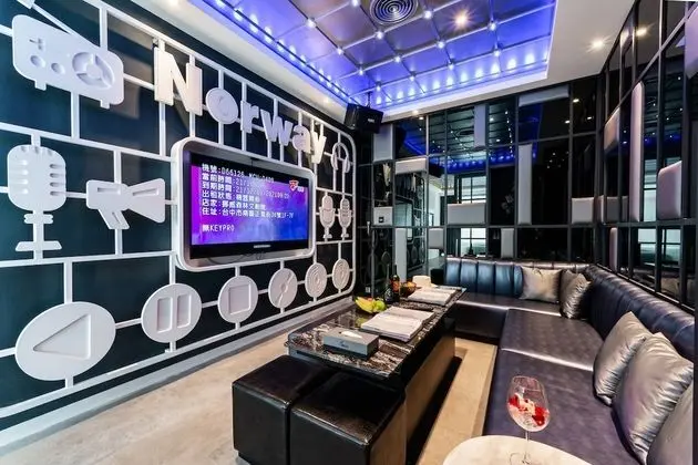 City Tek Büyük Yataklı Oda (Karaoke)