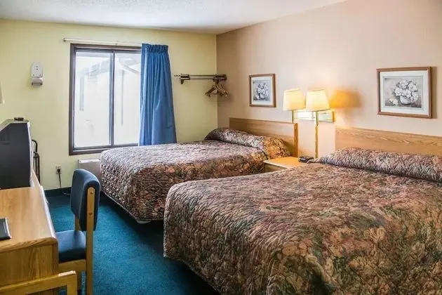 STANDARD 2 QUEEN BED NON-SMOKING