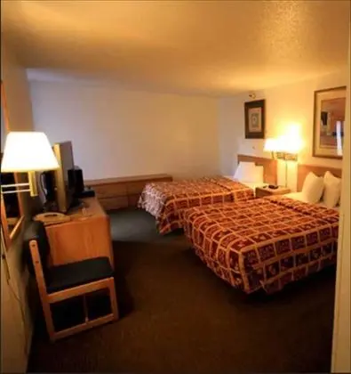 STANDARD 2 QUEEN BED NON-SMOKING