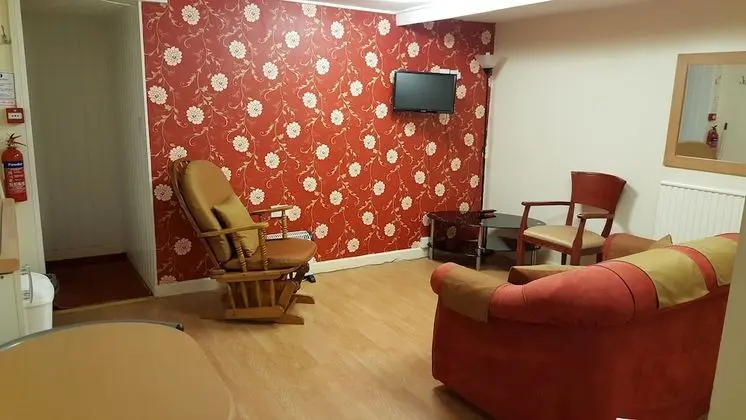 Flat 3 (Lower Ground)