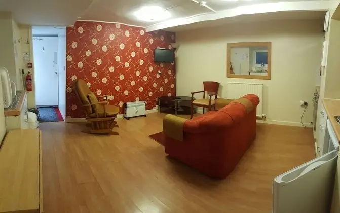 Flat 3 (Lower Ground)