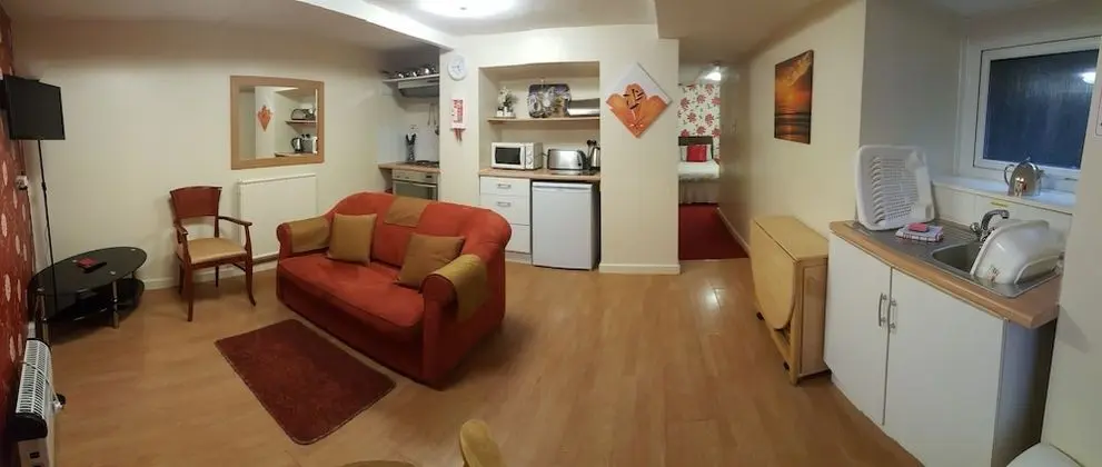 Flat 3 (Lower Ground)