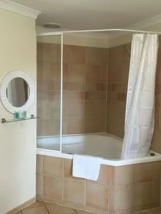 Superior Süit, 1 Büyük (Queen) Boy Yatak, Özel Banyo, Zemin Kat