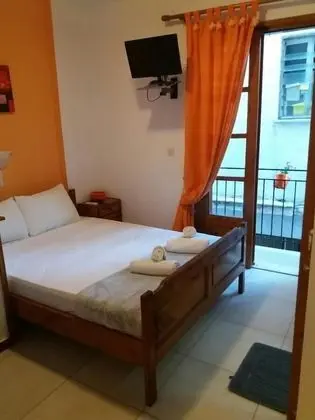 Basic Tek Büyük veya İki Ayrı Yataklı Oda
