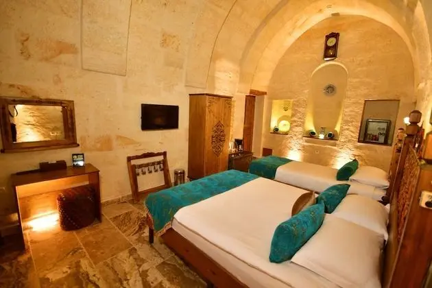 Deluxe Triple Room, Private Bathroom