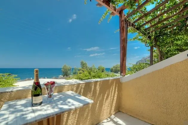 Romantic Tek Büyük Yataklı Oda, 1 Çift Kişilik Yatak, Balkon, Deniz Manzaralı