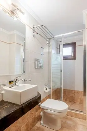Standard Tek Büyük veya İki Ayrı Yataklı Oda