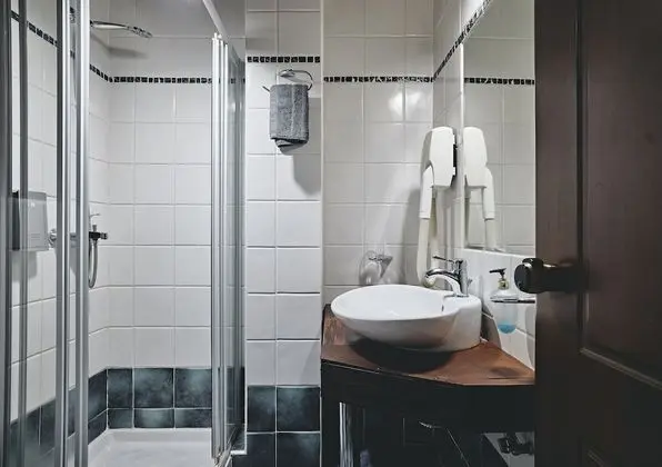 Standard Tek Büyük veya İki Ayrı Yataklı Oda