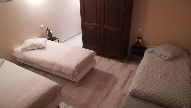 Comfort Üç Kişilik Oda (Vedrines)