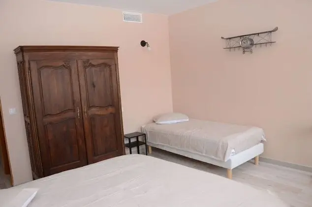 Comfort Üç Kişilik Oda (Vedrines)