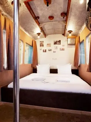 Basic Tek Büyük Yataklı Oda, Ortak Banyo (Tram)