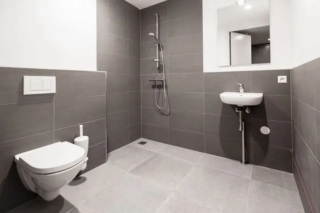 Basic Tek Büyük Yataklı Oda, Ortak Banyo (Tram)