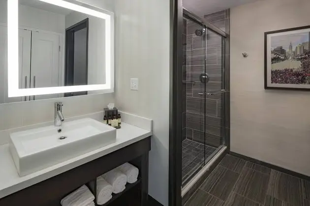 Oda, 2 Büyük (Queen) Boy Yatak, Şehir Manzaralı