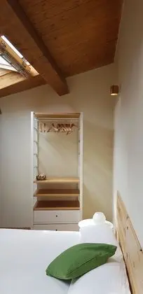 Deluxe Üç Kişilik Oda (private external bathroom)