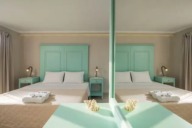 Superior Suite with outdoor Hydrojet and Sea View