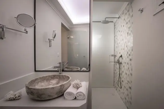 Superior Suite with outdoor Hydrojet and Sea View
