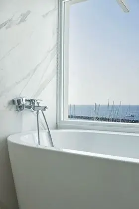 Süit, Deniz Manzaralı (Notos)