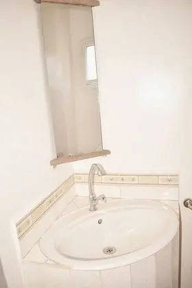 Basic Tek Büyük Yataklı Oda
