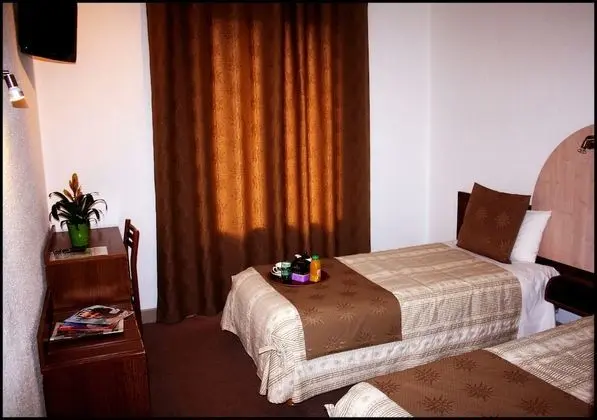 Tek Büyük Yataklı Oda, Dağ Manzaralı