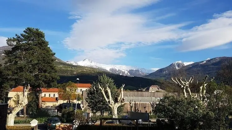 Oda, 2 Yatak Odası (6)