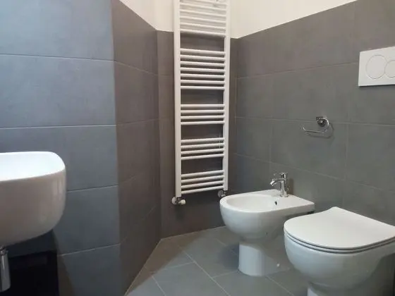 Üç Kişilik Oda, Ortak Banyo