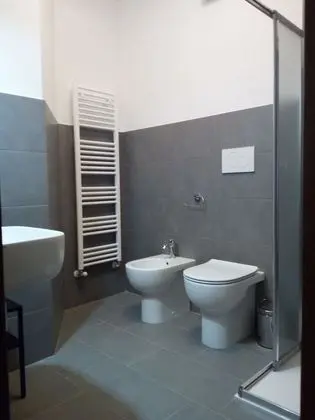 Üç Kişilik Oda, Ortak Banyo