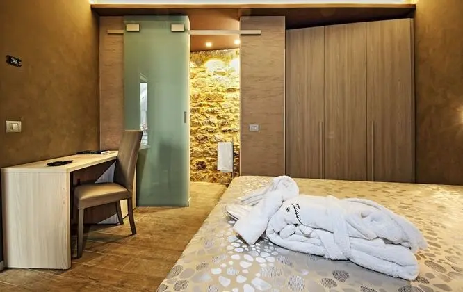 Standard Tek Büyük veya İki Ayrı Yataklı Oda