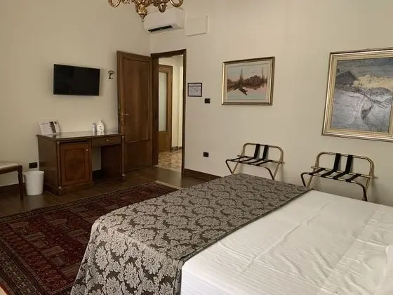 Basic Tek Büyük veya İki Ayrı Yataklı Oda, Özel Banyo