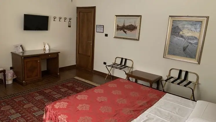 Basic Tek Büyük veya İki Ayrı Yataklı Oda, Özel Banyo