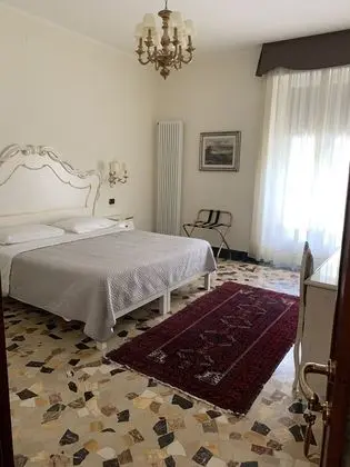 Deluxe Tek Büyük Yataklı Oda, Nehir Manzaralı (Private External Bathroom)