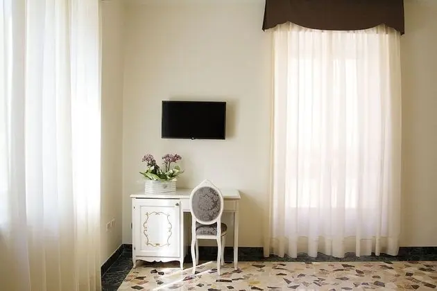 Deluxe Tek Büyük Yataklı Oda, Nehir Manzaralı (Private External Bathroom)