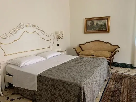 Deluxe Tek Büyük Yataklı Oda, Nehir Manzaralı (Private External Bathroom)