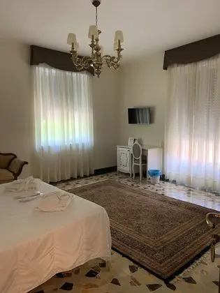 Deluxe Tek Büyük Yataklı Oda, Nehir Manzaralı (Private External Bathroom)