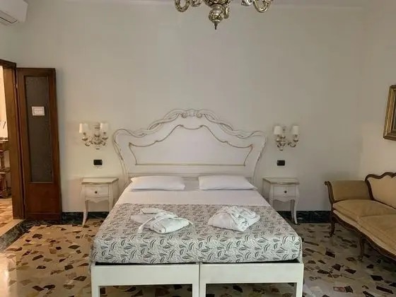 Deluxe Tek Büyük Yataklı Oda, Nehir Manzaralı (Private External Bathroom)