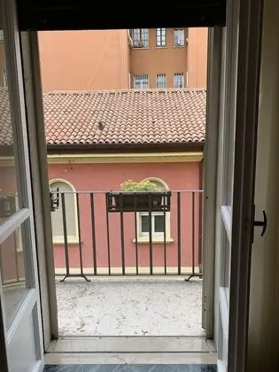 Deluxe Tek Büyük Yataklı Oda, Nehir Manzaralı (Private External Bathroom)