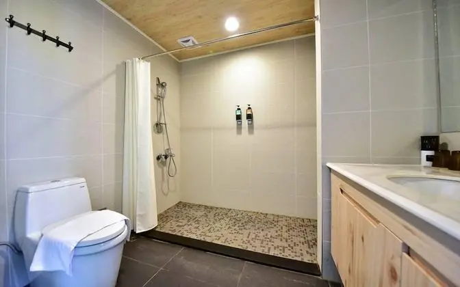 Standard Üç Kişilik Oda, Bahçe Manzaralı