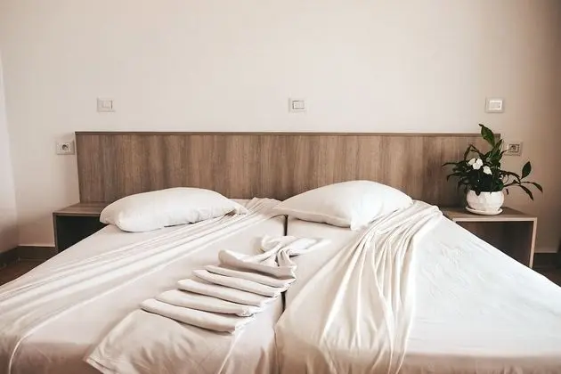 Tek Büyük veya İki Ayrı Yataklı Oda, Deniz Manzaralı