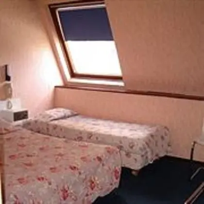 Üç Kişilik Oda