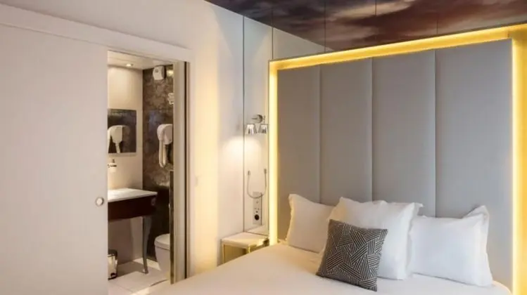 Deluxe Tek Büyük Yataklı Oda