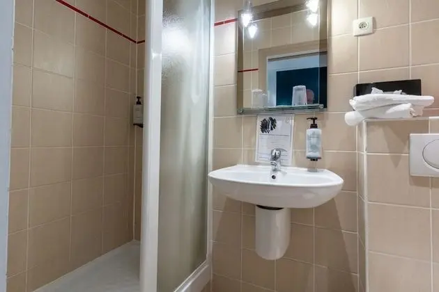 Standard Tek Büyük Yataklı Oda