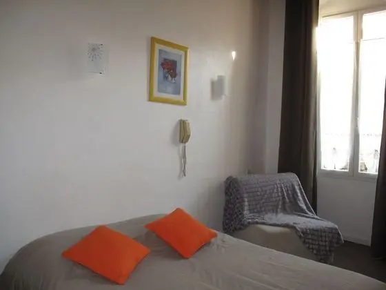 Classic Tek Büyük Yataklı Oda