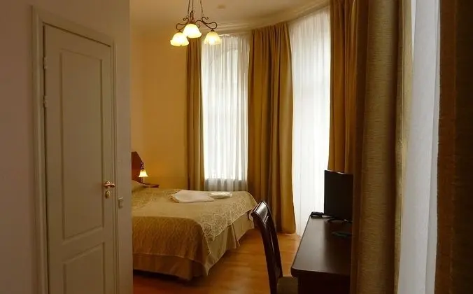 Luxury Tek Büyük Yataklı Oda