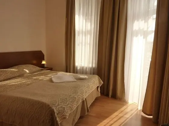 Luxury Tek Büyük Yataklı Oda