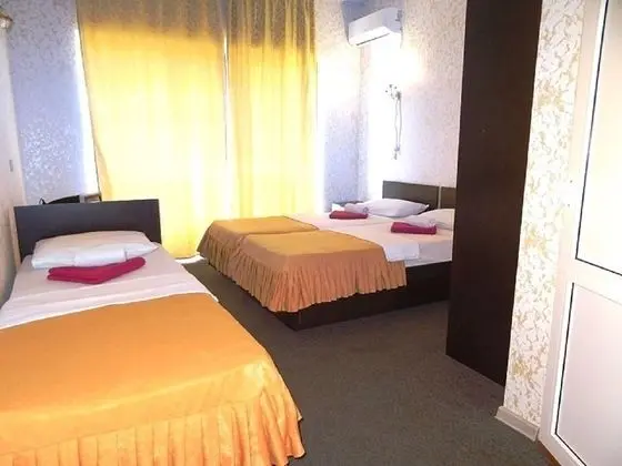 Standard Üç Kişilik Oda, 1 Yatak Odası, Balkon, Dağ Manzaralı