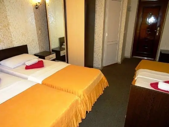 Standard Üç Kişilik Oda, 1 Yatak Odası, Balkon, Dağ Manzaralı