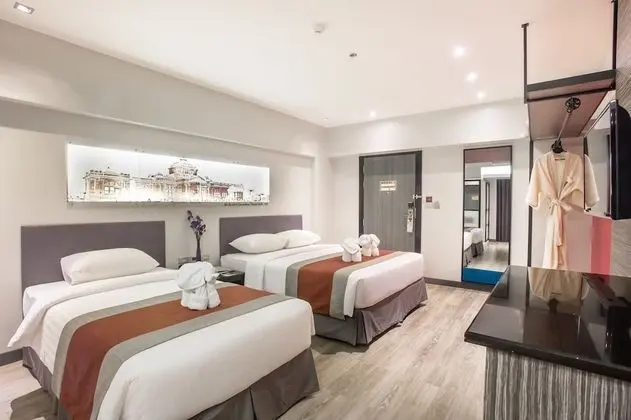 Deluxe Canal Twin Room